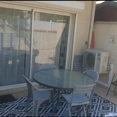 Maisonnette Au Calme Avec Parking Marguerittes Exterior photo