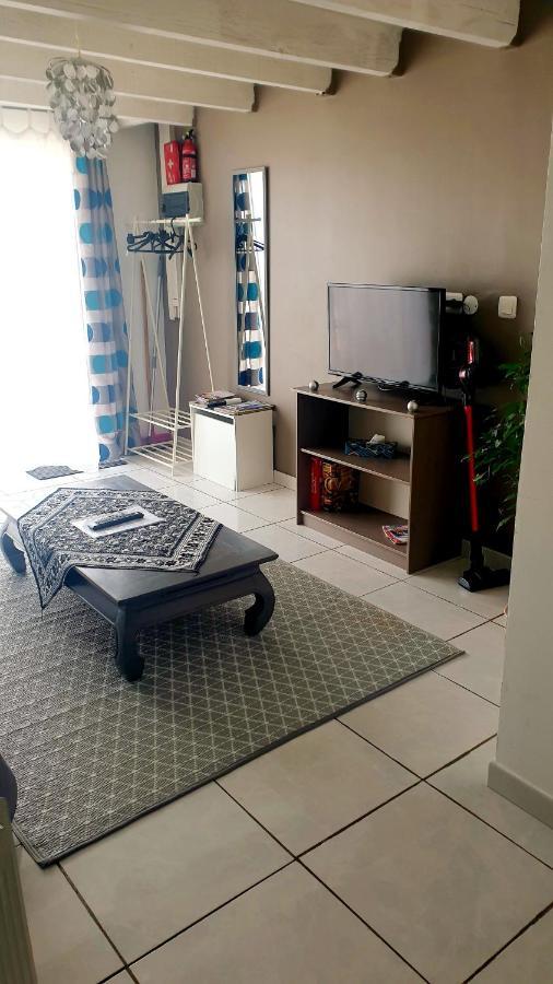 Maisonnette Au Calme Avec Parking Apartment